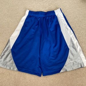 Nike boys basketball shorts size small